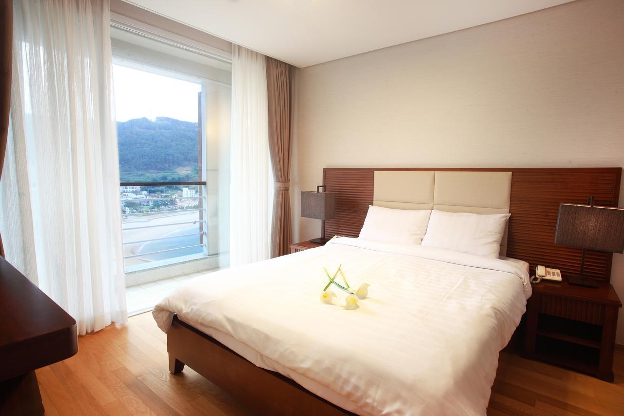 Hotel Riviera Geoje Buitenkant foto