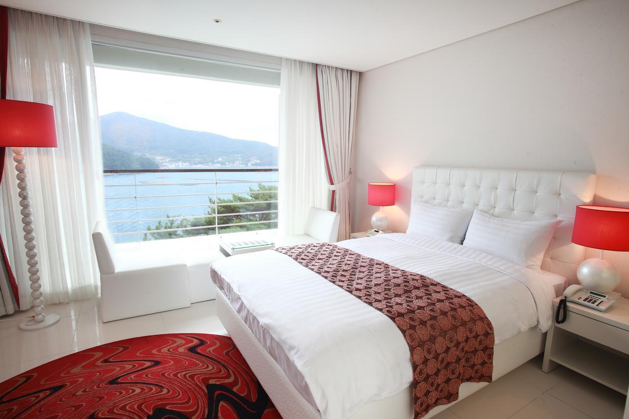 Hotel Riviera Geoje Buitenkant foto