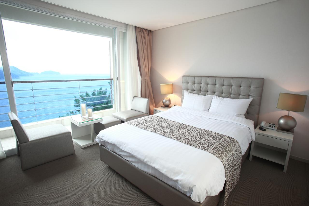 Hotel Riviera Geoje Buitenkant foto