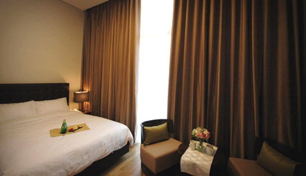 Hotel Riviera Geoje Buitenkant foto