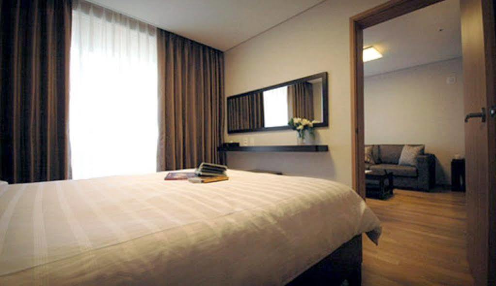Hotel Riviera Geoje Buitenkant foto