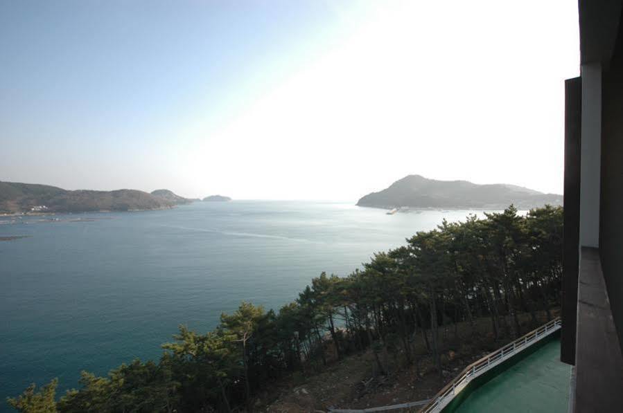 Hotel Riviera Geoje Buitenkant foto