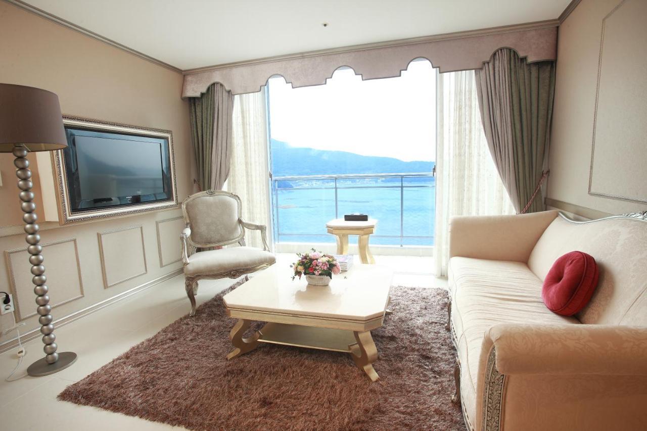 Hotel Riviera Geoje Buitenkant foto