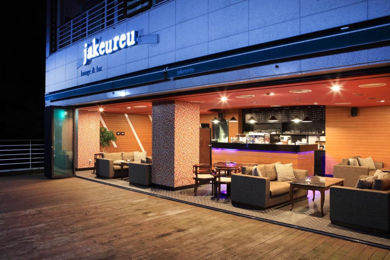 Hotel Riviera Geoje Buitenkant foto