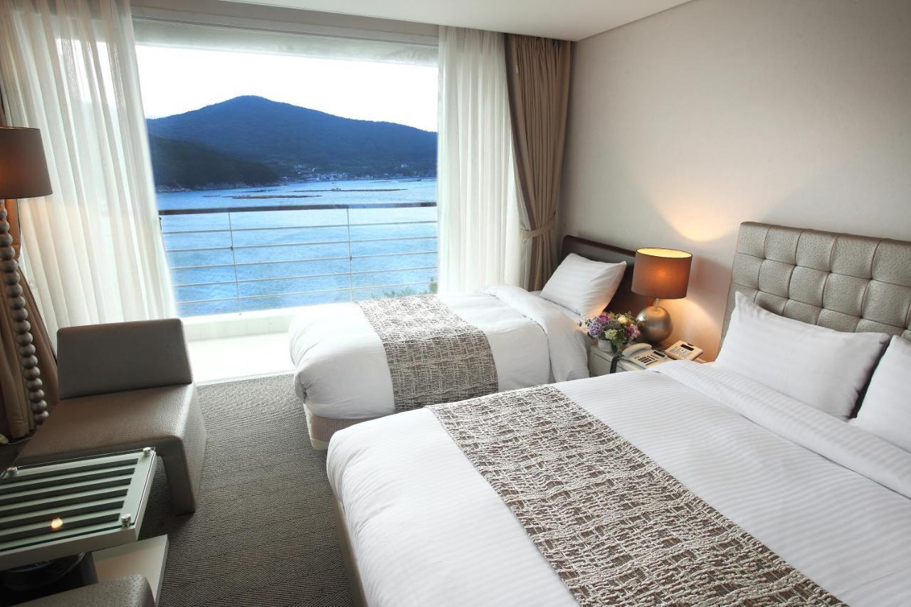 Hotel Riviera Geoje Buitenkant foto