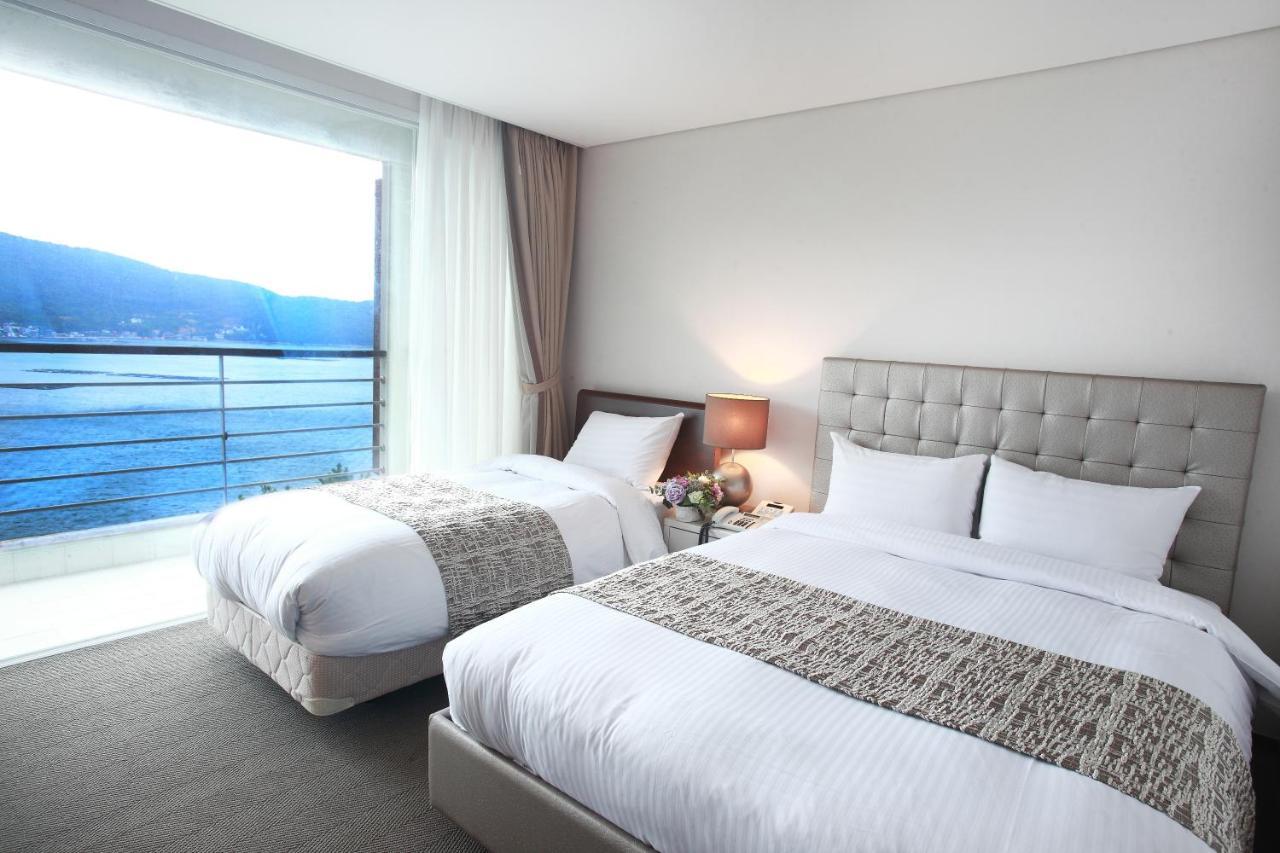 Hotel Riviera Geoje Buitenkant foto