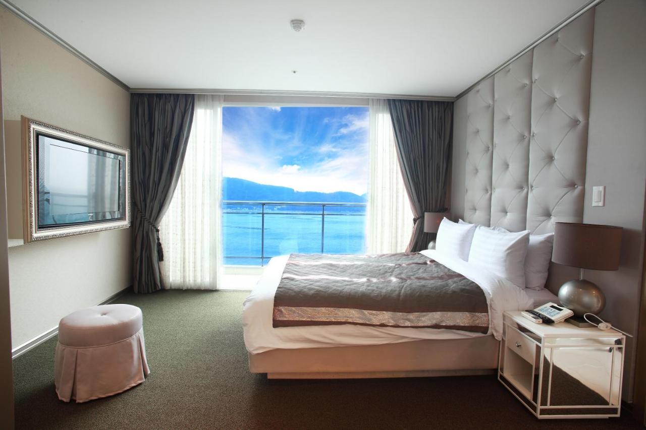 Hotel Riviera Geoje Buitenkant foto